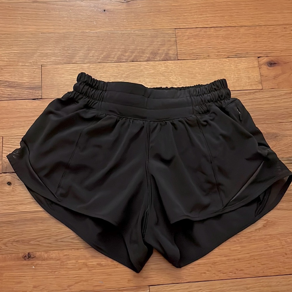 LULULEMON black hotty-hot shorts